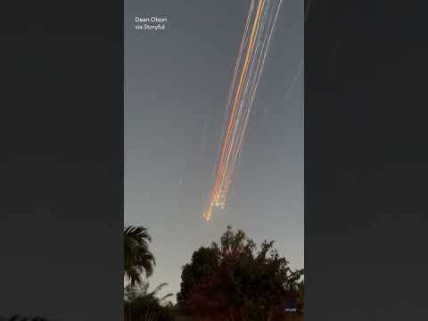 SpaceX Starship destroyed during launch, sending debris falling across the sky #shorts